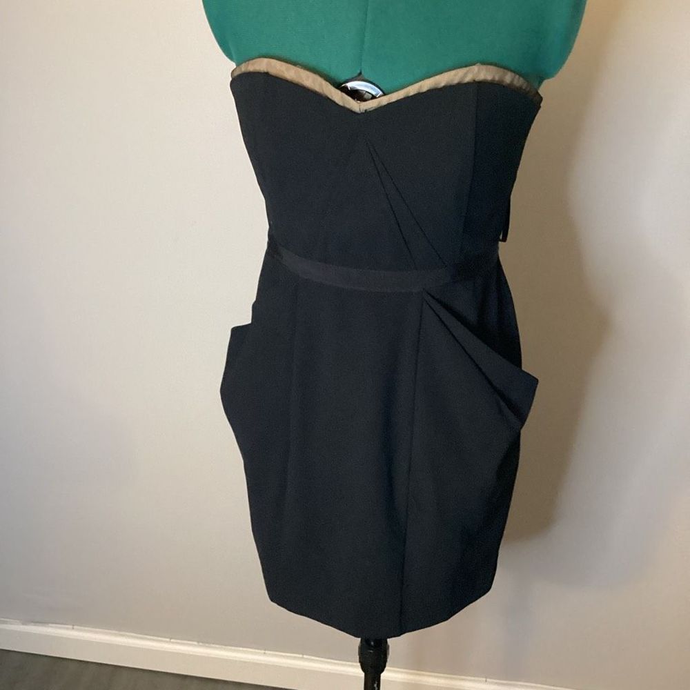 BCBG MAXAZRIA Strapless Black mini dress Corset Boning Nude Size 6